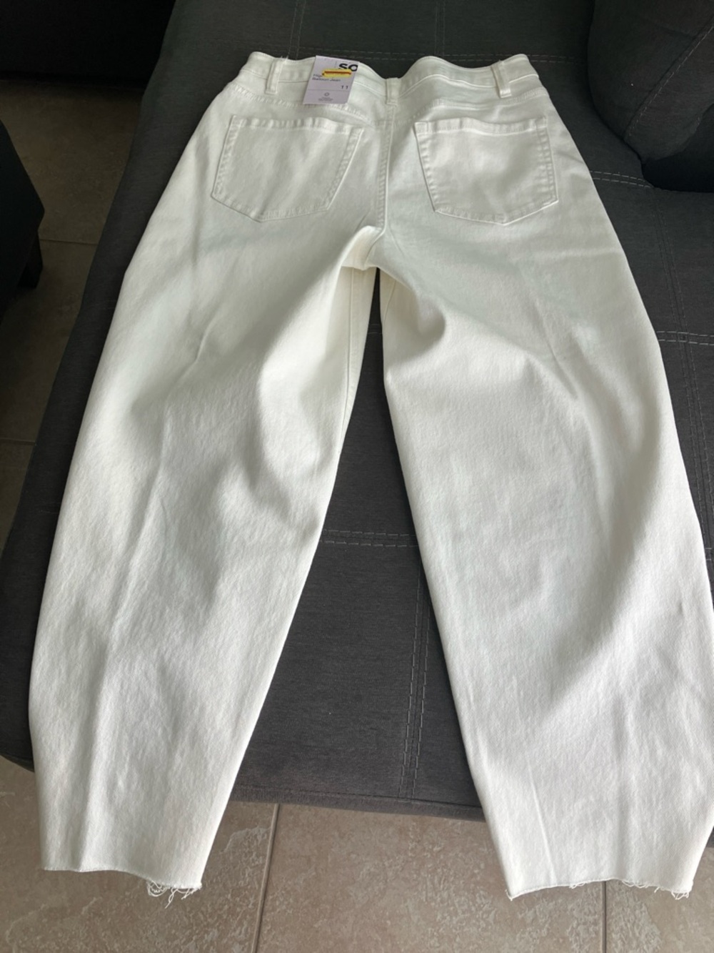 SO Cream High-Rise Balloon Jeans with Raw Hem - Picture 3 of 4